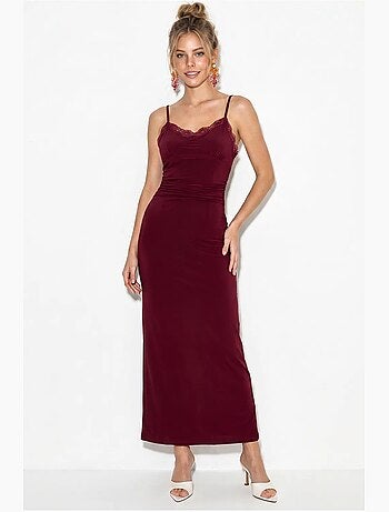 Robe longue moulante en dentelle lucci