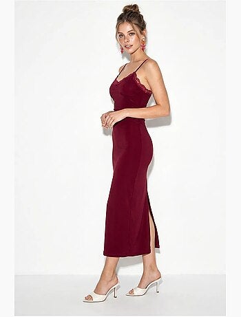 Robe longue moulante en dentelle lucci