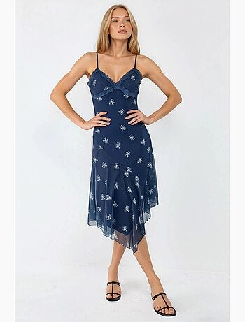 Robe longue moulante imprimée à col en v et détails en dentelle hiccup
