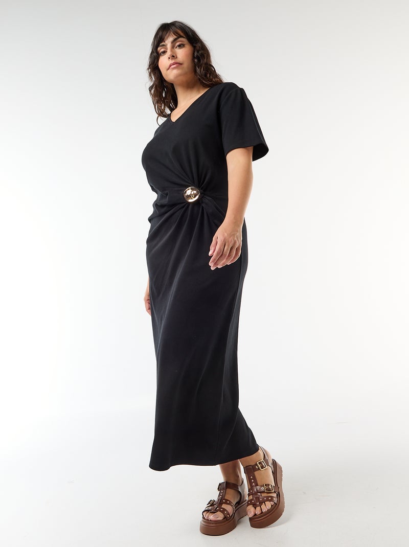 Robe longue plissé avec bijou doré Noir - Kiabi