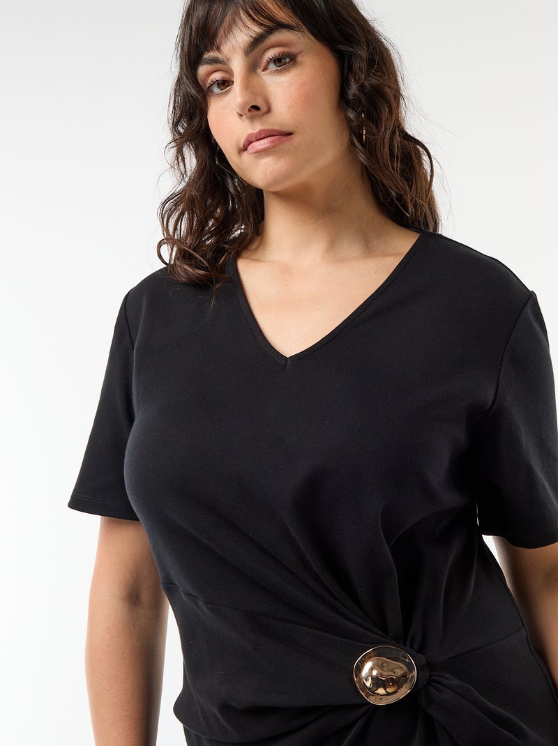 Robe longue plissé avec bijou doré Noir - Kiabi