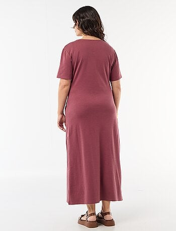 Robe longue plissé avec bijou doré