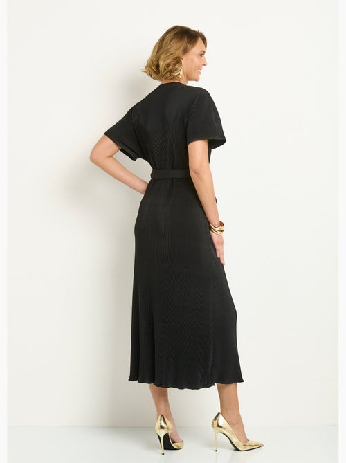 Robe longue plissée et ceinturée col V - AFIBEL - Kiabi Robe longue plissée et ceinturée col V - AFIBEL - Kiabi