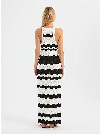 Robe longue rayée à col en v et fente latérale