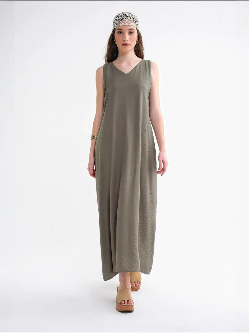 Robe longue sans manches à col en v et poches mixray Kaki - Kiabi