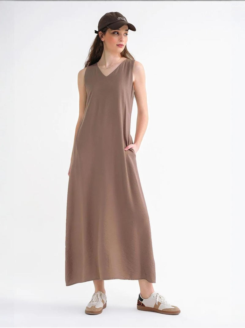 Robe longue sans manches à col en v et poches mixray Marron chocolat - Kiabi