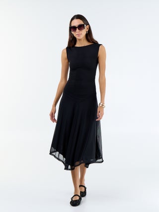 Robe longue sans manches bas asymétrique
