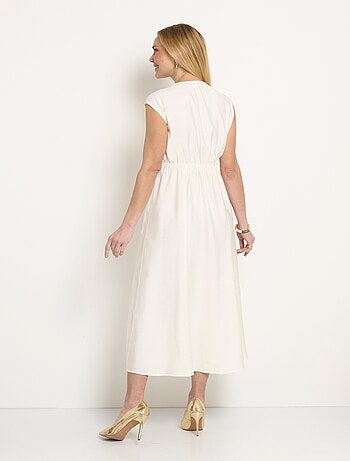 Robe longue sans manches décolleté cache-coeur