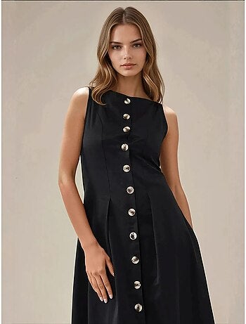 Robe longue sans manches en forme de a avec détails boutonnés