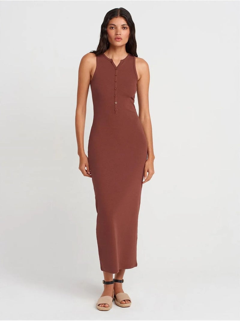 Robe longue sans manches en maille côtelée dilvin Marron - Kiabi