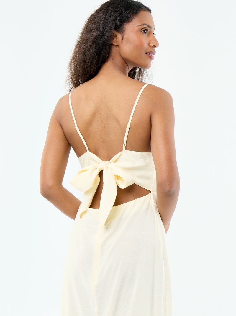 Robe longue satinée à fines bretelles Jaune - Kiabi