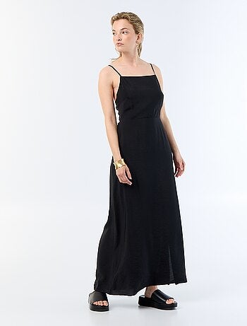 Robe longue satinée à fines bretelles