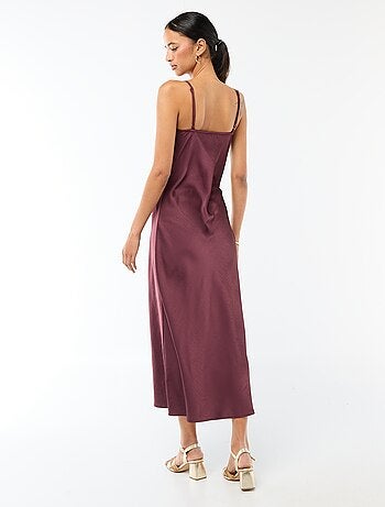 Robe longue satinée à fines bretelles