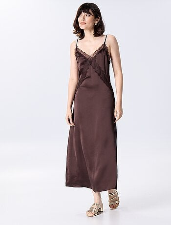 Robe longue satinée + dentelle