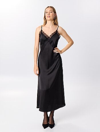 Robe longue satinée + dentelle