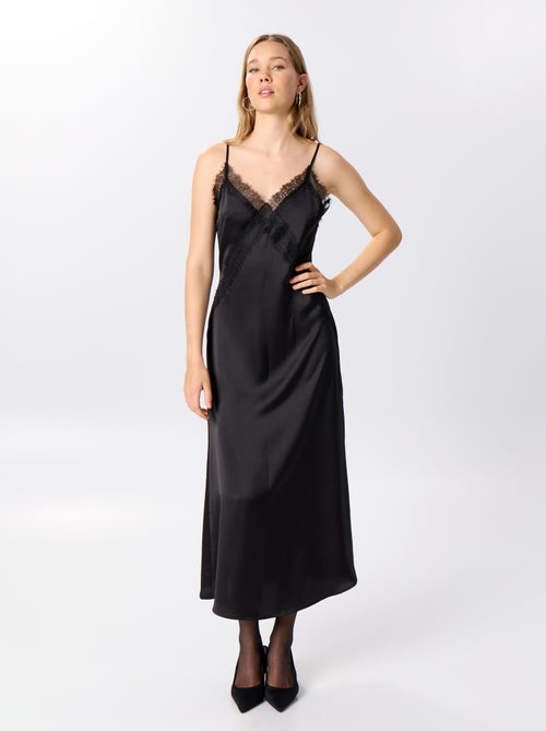 Robe longue satinée + dentelle - Kiabi Robe longue satinée + dentelle - Kiabi