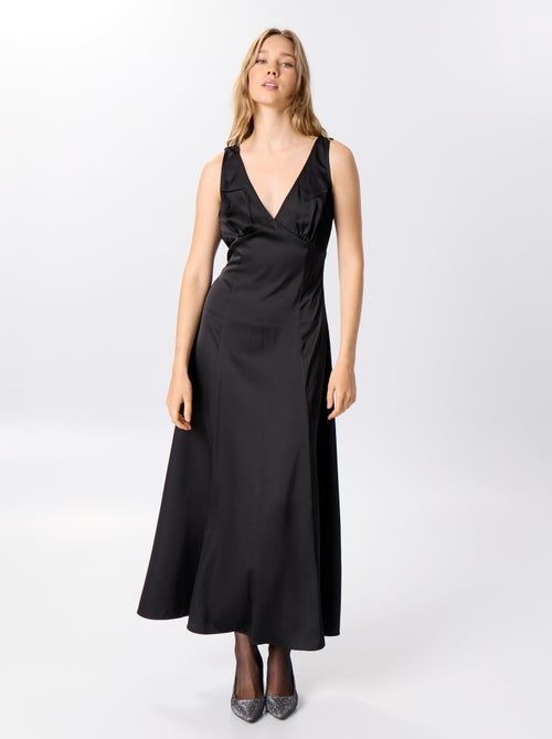 Robe longue satinée et drapée - Kiabi Robe longue satinée et drapée - Kiabi