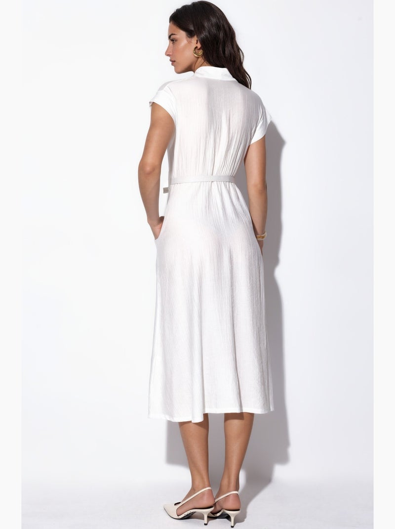 Robe longue texturée avec ceinture busem Blanc cassé - Kiabi