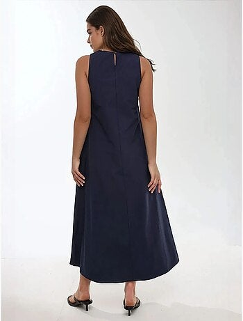 Robe longue trapèze sans manches à col ras du cou