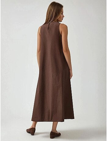 Robe longue trapèze sans manches à col ras du cou