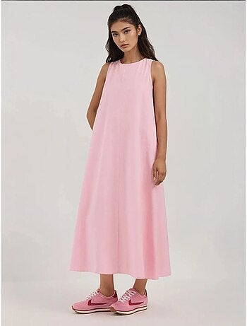 Robe longue trapèze sans manches à col ras du cou