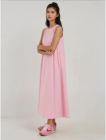 Robe longue trapèze sans manches à col ras du cou