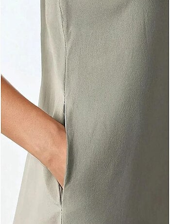 Robe longue trapèze sans manches à col ras du cou