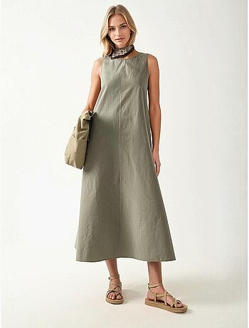 Robe longue trapèze sans manches à col ras du cou