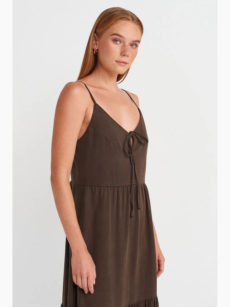Robe longue trapèze sans manches à nouer dilvin Marron chocolat - Kiabi