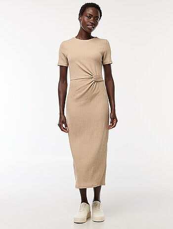 Robe longue twistée à la taille