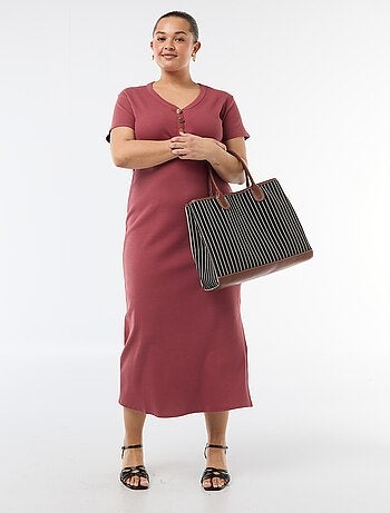 Robe longues côtelée à manches courtes