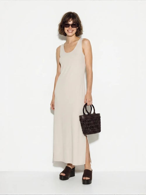 Robe maxi droite sans manches à fente lucci - Kiabi Robe maxi droite sans manches à fente lucci - Kiabi