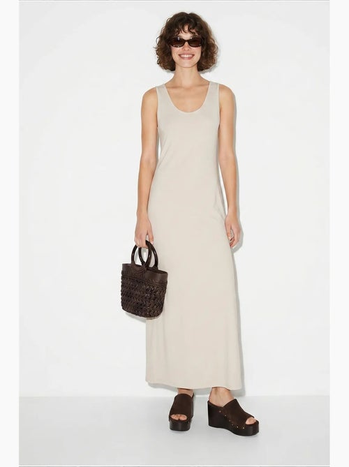 Robe maxi droite sans manches à fente lucci - Kiabi Robe maxi droite sans manches à fente lucci - Kiabi