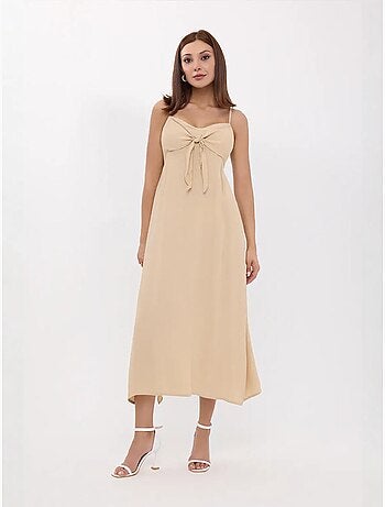 Robe mi-longue à bretelles spaghetti nouées sur le devant