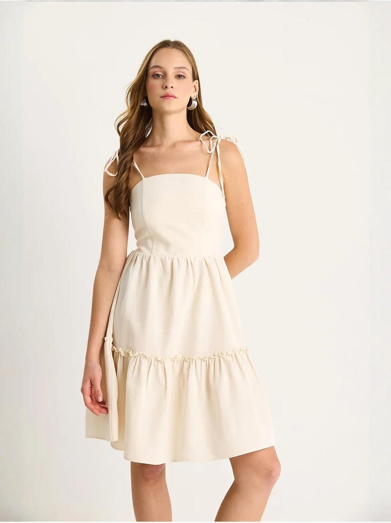 Robe mi-longue à col carré et coupe a avec détails de reliure lucci Beige argile - Kiabi