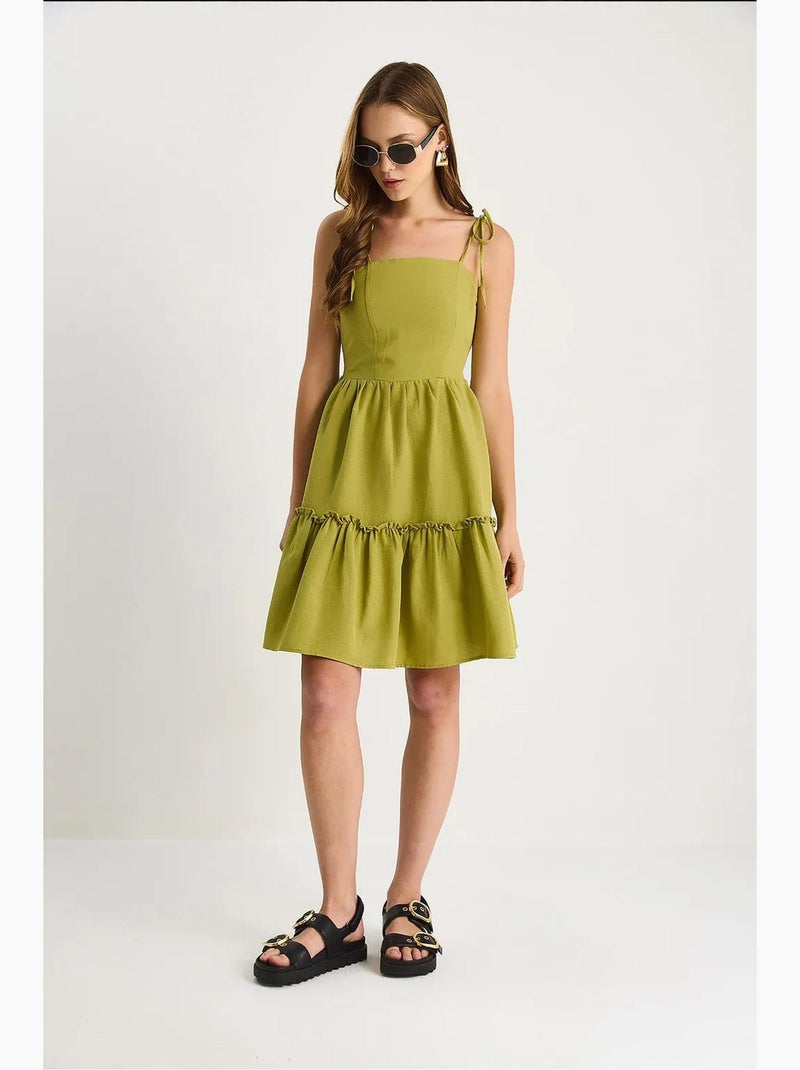 Robe mi-longue à col carré et coupe a avec détails de reliure lucci Vert tilleul - Kiabi