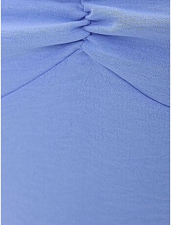 Robe mi-longue à col en cœur et fente latérale