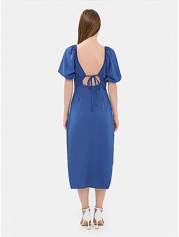 Robe mi-longue à col en cœur et fente latérale