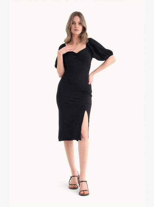 Robe mi-longue à col en cœur et fente latérale - Kiabi Robe mi-longue à col en cœur et fente latérale - Kiabi