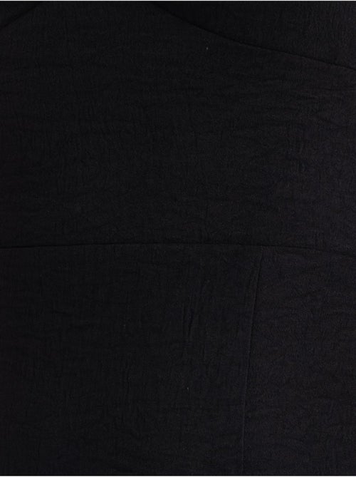 Robe mi-longue à col en cœur et fente latérale - Kiabi Robe mi-longue à col en cœur et fente latérale - Kiabi
