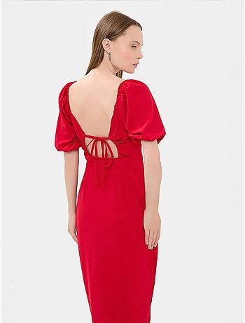 Robe mi-longue à col en cœur et fente latérale