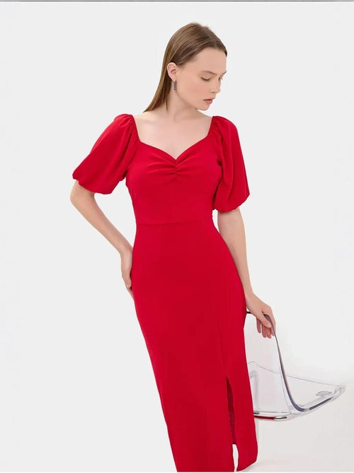 Robe mi-longue à col en cœur et fente latérale - Kiabi