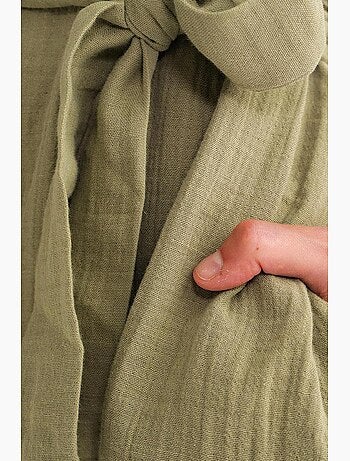 Robe mi-longue à col en v et détails accessoires mixray