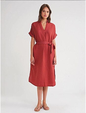 Robe mi-longue à col en v et détails accessoires mixray