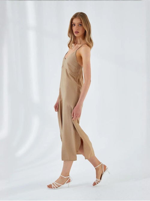 Robe mi-longue à col en v et fente mixray - Kiabi Robe mi-longue à col en v et fente mixray - Kiabi