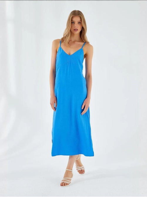 Robe mi-longue à col en v et fente mixray - Kiabi Robe mi-longue à col en v et fente mixray - Kiabi