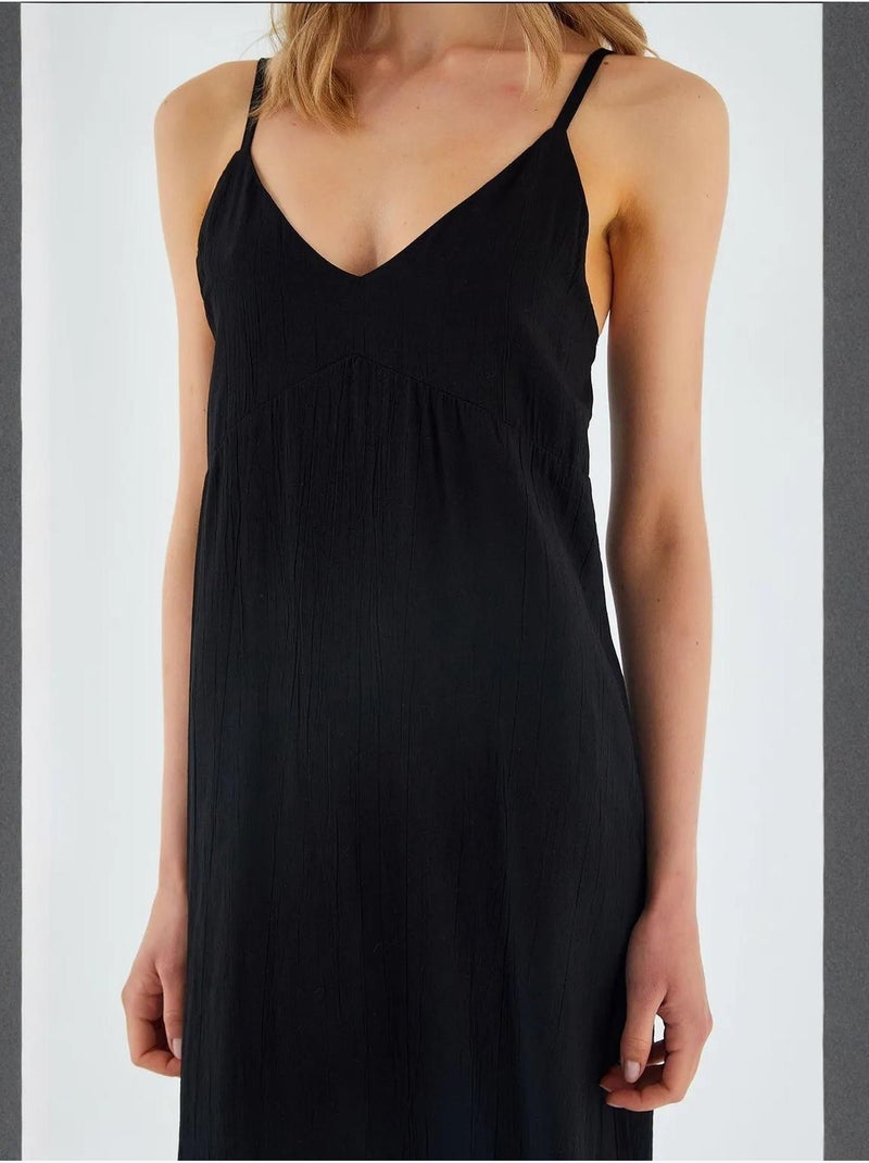 Robe mi-longue à col en v et fente mixray Noir - Kiabi