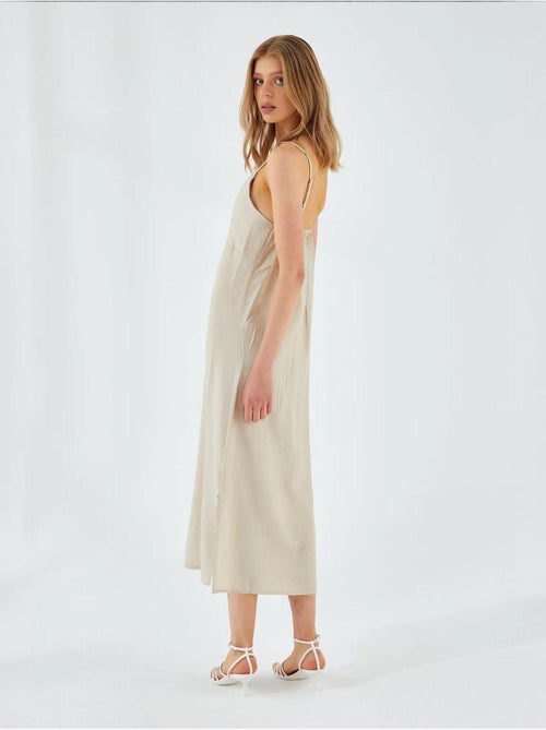 Robe mi-longue à col en v et fente mixray - Kiabi Robe mi-longue à col en v et fente mixray - Kiabi
