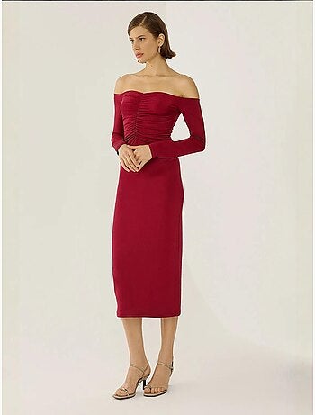 Robe mi-longue à épaules dénudées