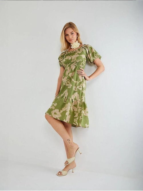 Robe mi-longue à volants et col bateau à fleurs mixray - Kiabi Robe mi-longue à volants et col bateau à fleurs mixray - Kiabi